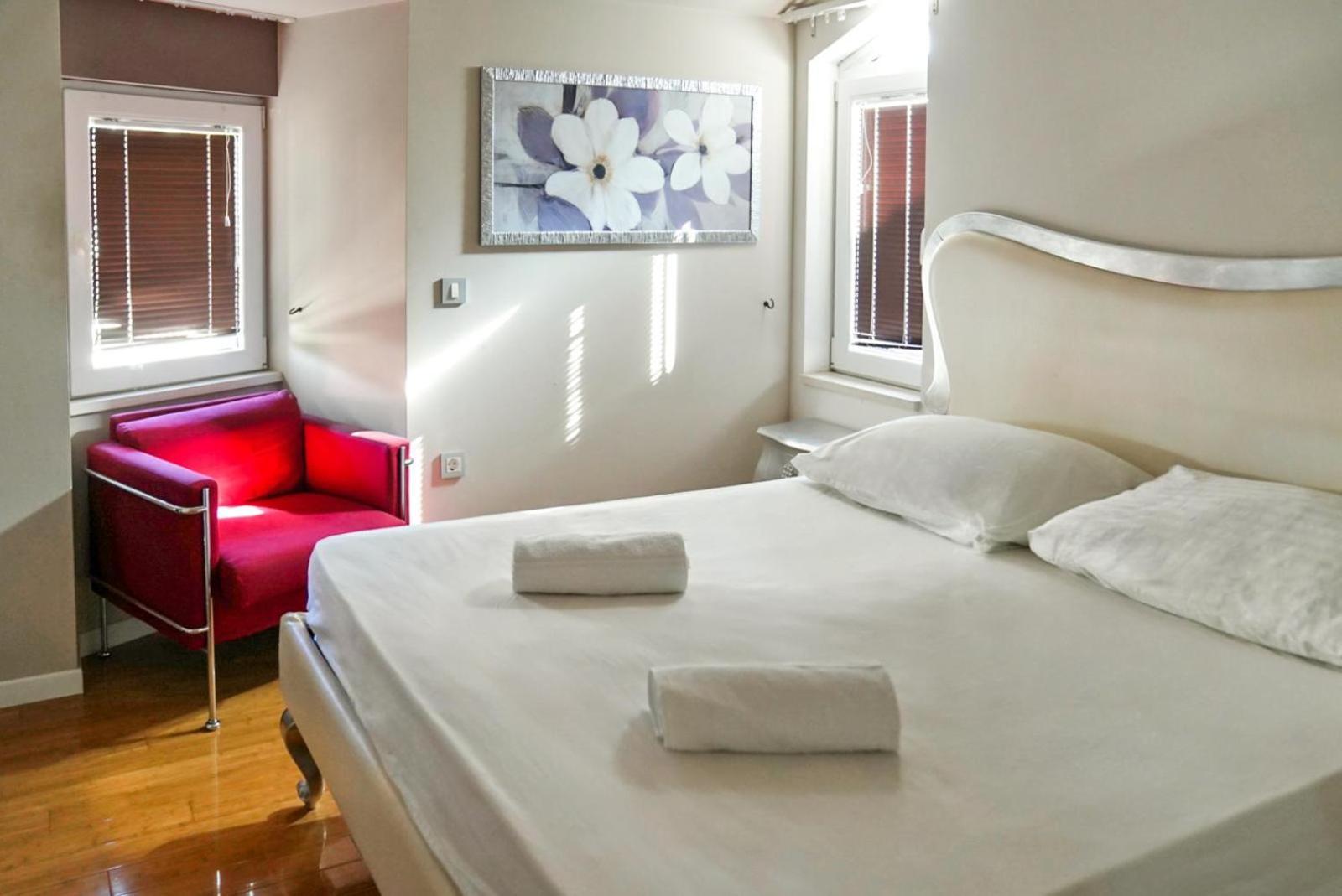 Kristal Paris Resort Новалья Экстерьер фото